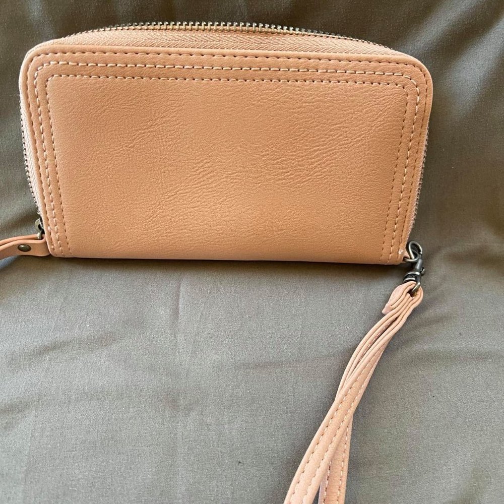 BLUSH PINK ZIP AROUND WALLET/WRISTLET